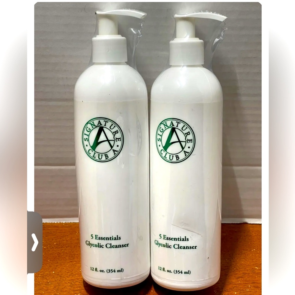 NWT ✅ (Set of 2) SIGNATURE CLUB A ⭐️ ESSENTIALS GLYCOLIC CLEANSERS w/Pumps